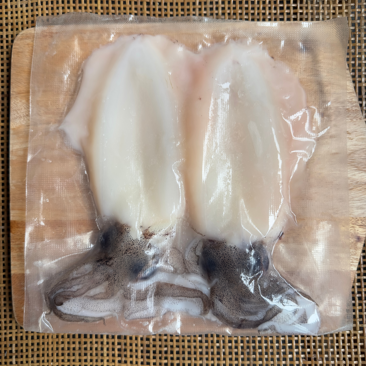 Pusit Lumot 1kg (3pcs)